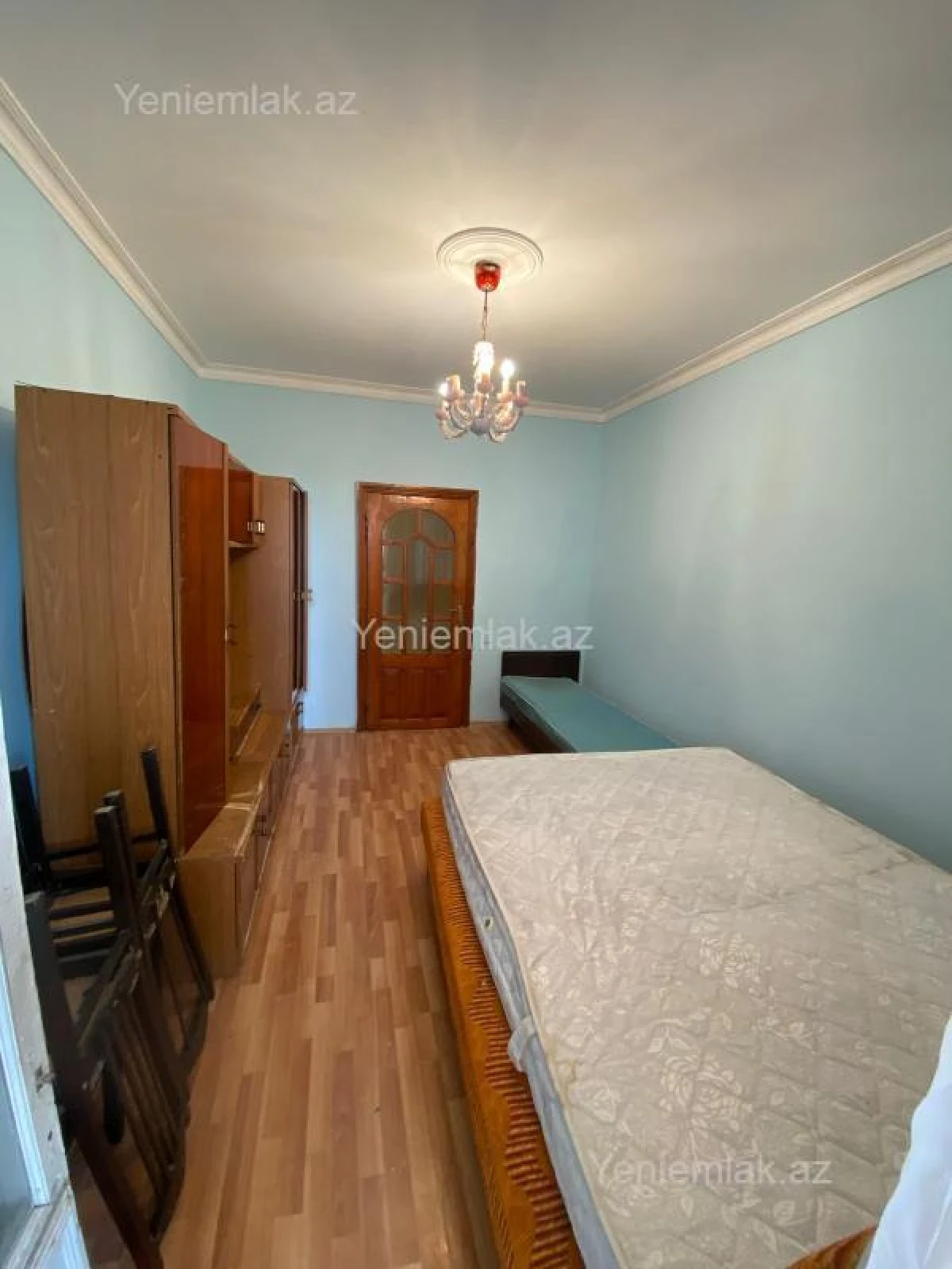 Satılır 2 otaqlı köhnə tikili 65 m²