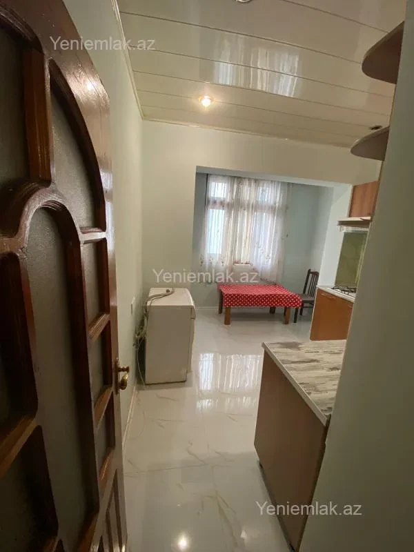 Satılır 2 otaqlı köhnə tikili 65 m²