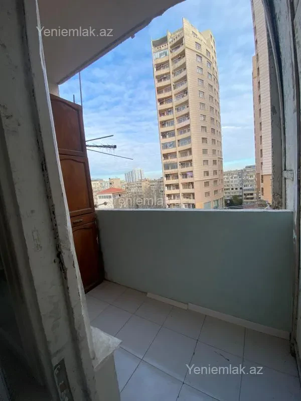 Satılır 2 otaqlı köhnə tikili 65 m²