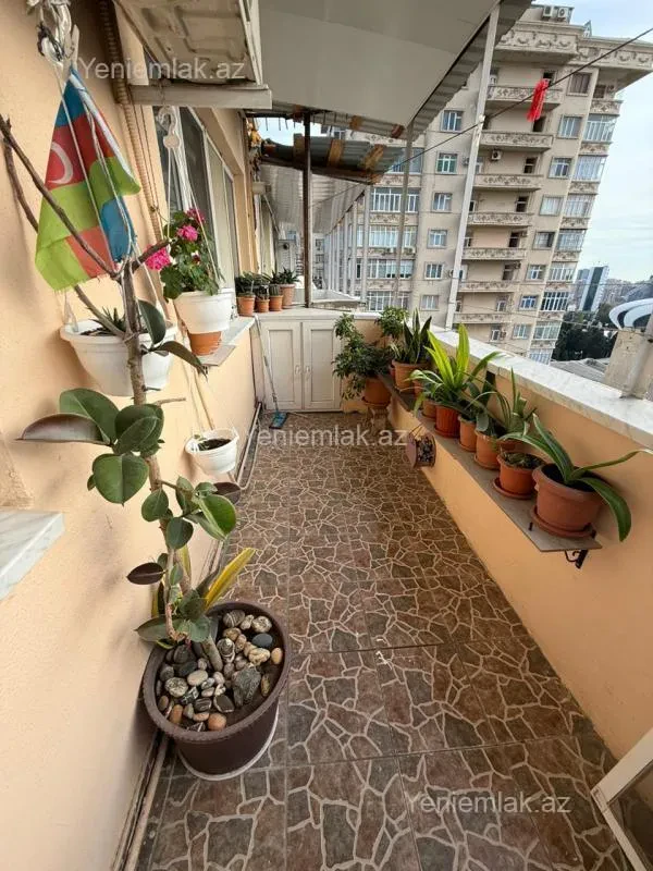 Satılır 3 otaqlı yeni tikili 145 m²