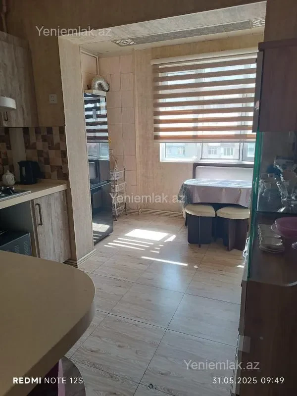 Satılır 4 otaqlı köhnə tikili 110 m²
