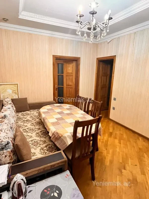 Satılır 3 otaqlı köhnə tikili 60 m²
