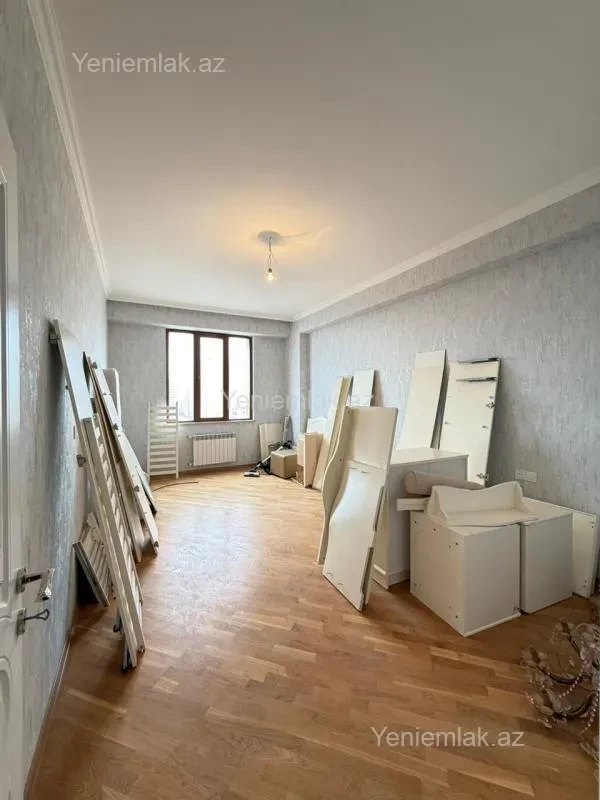 Satılır 3 otaqlı yeni tikili 115 m²