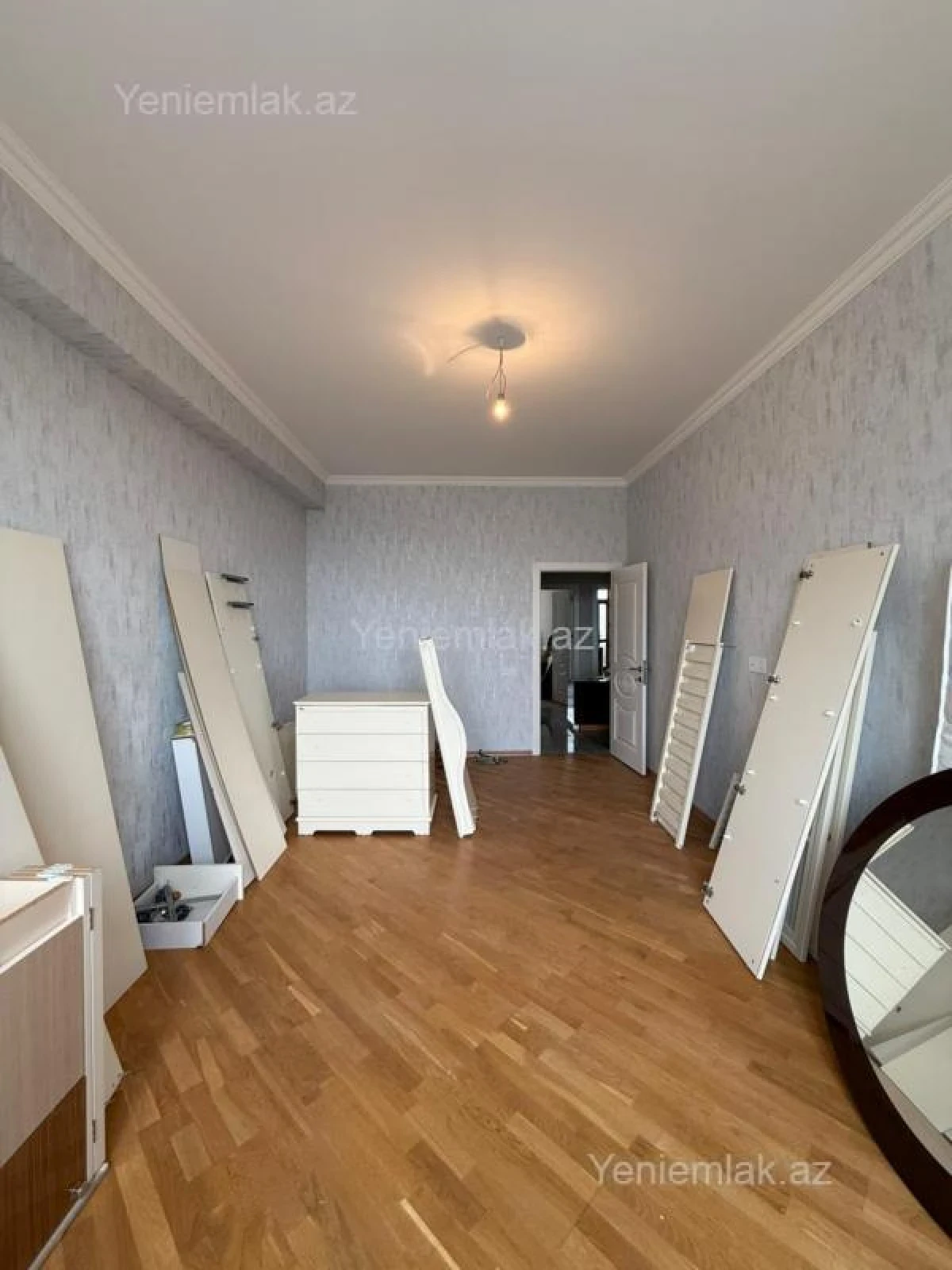 Satılır 3 otaqlı yeni tikili 115 m²