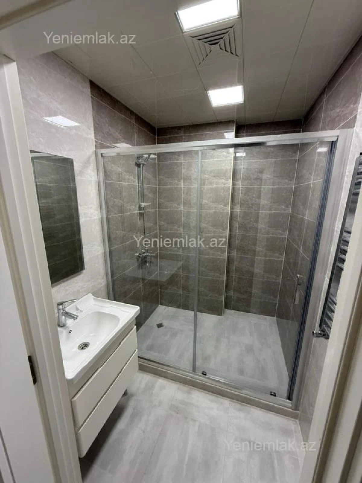 Satılır 3 otaqlı yeni tikili 115 m²