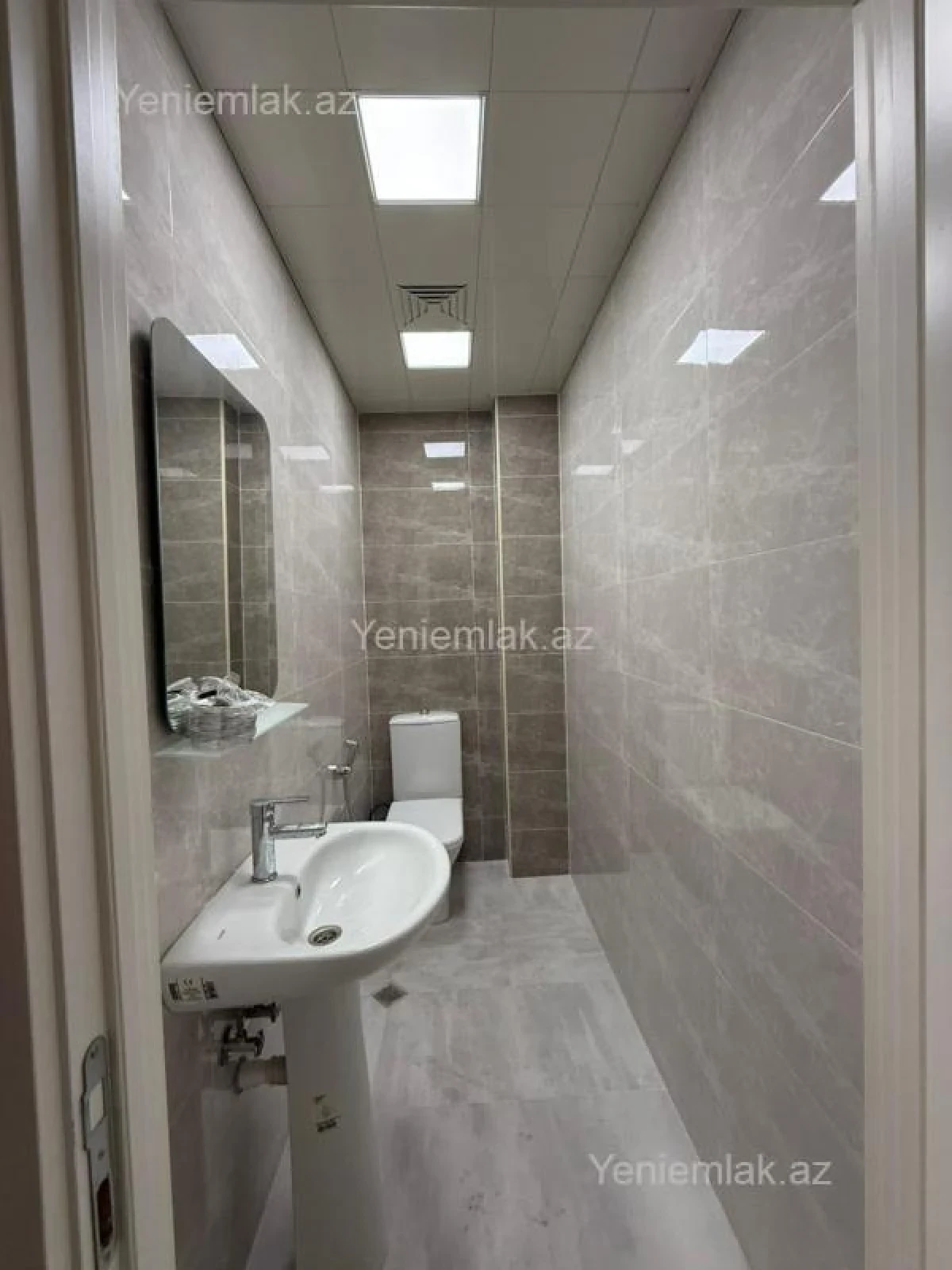 Satılır 3 otaqlı yeni tikili 115 m²
