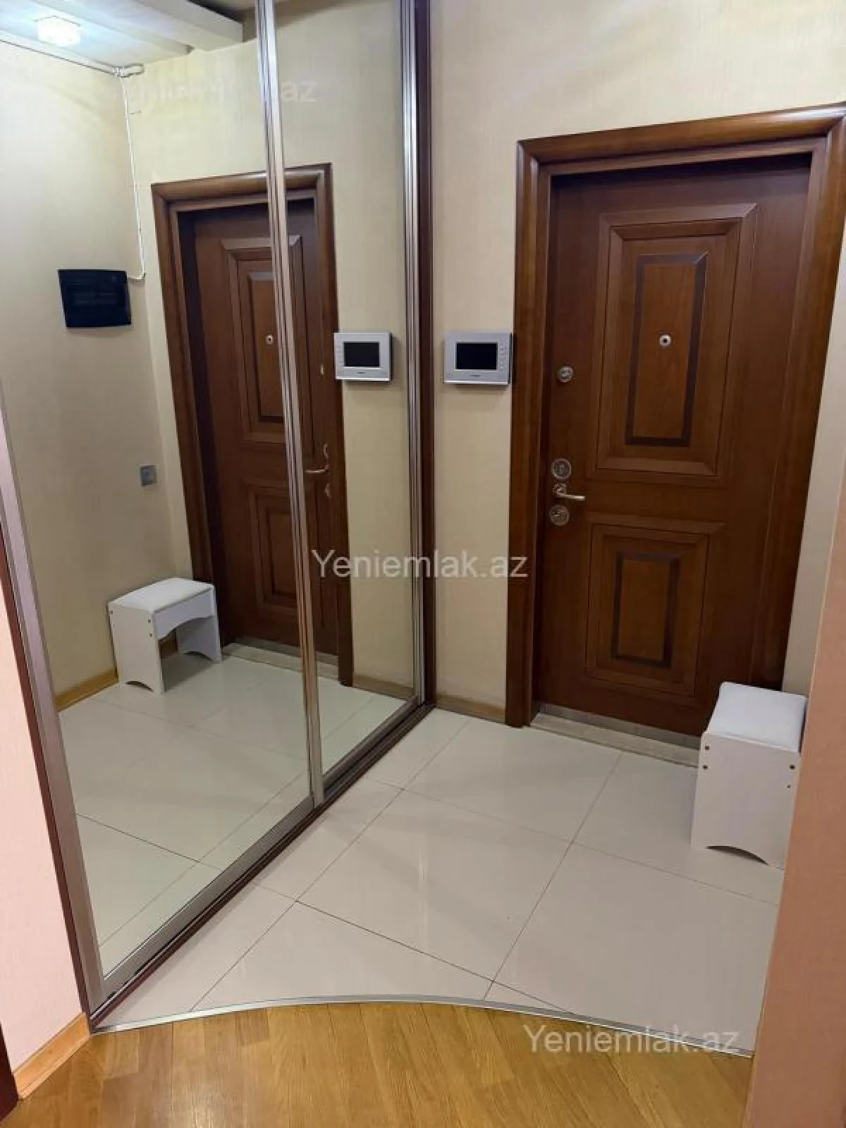 Satılır 3 otaqlı köhnə tikili 85 m²