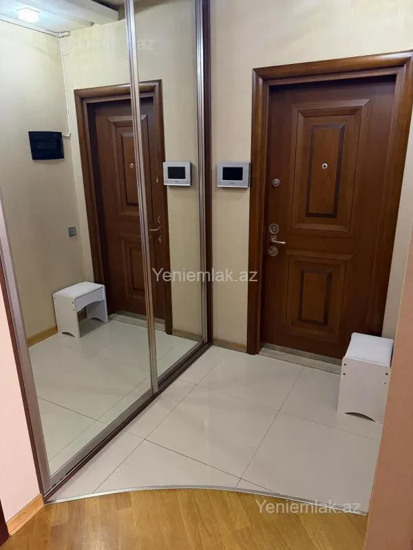 Satılır 3 otaqlı köhnə tikili 85 m²