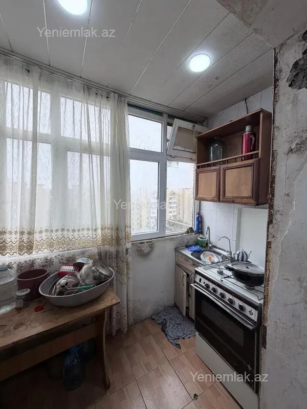 Satılır 3 otaqlı köhnə tikili 80 m²
