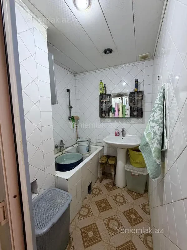 Satılır 3 otaqlı köhnə tikili 80 m²