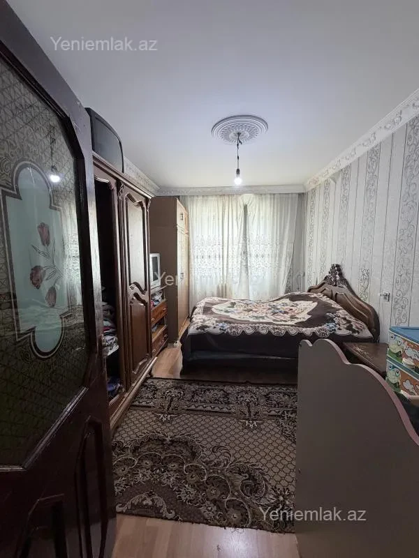 Satılır 3 otaqlı köhnə tikili 80 m²