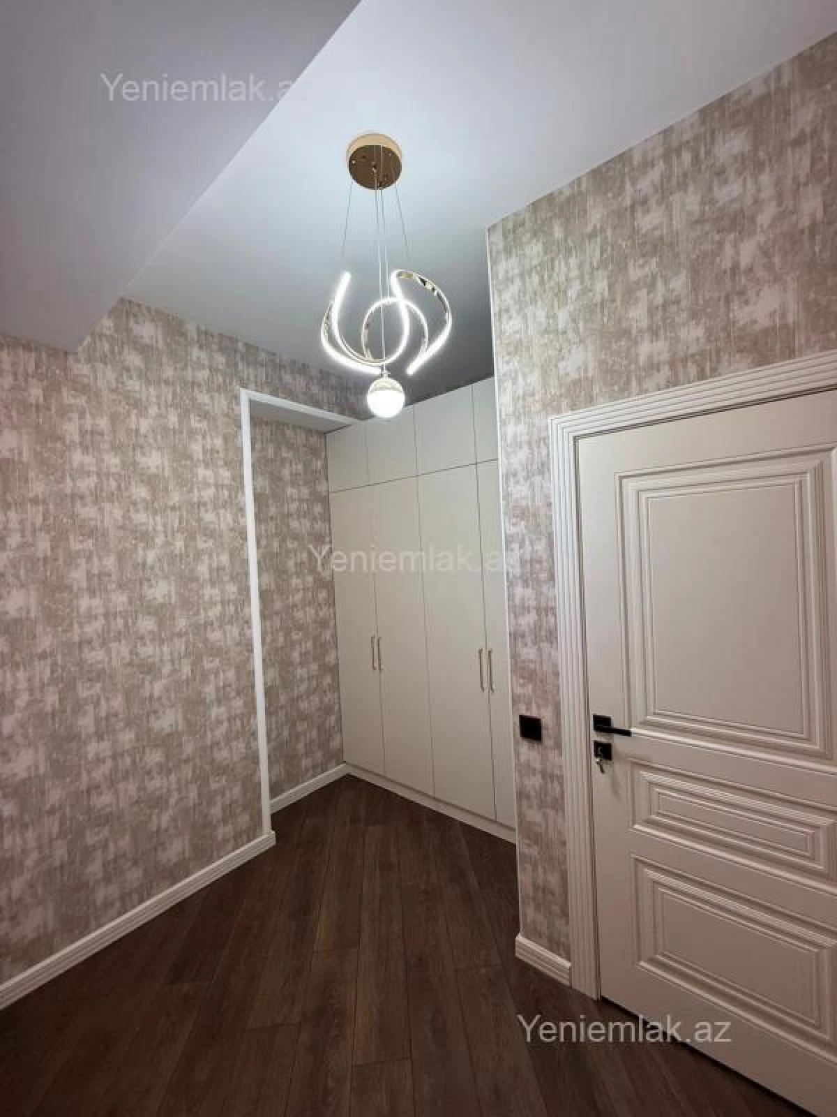 Satılır 4 otaqlı yeni tikili 110 m²