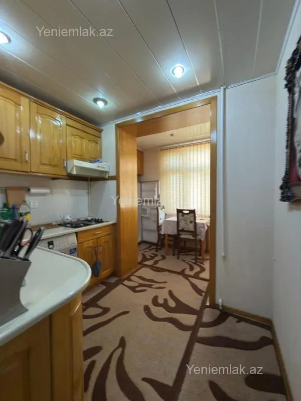 Satılır 3 otaqlı köhnə tikili 80 m²