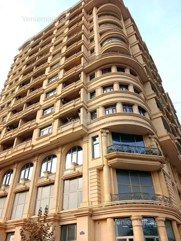 Satılır 4 otaqlı yeni tikili 200.55 m²