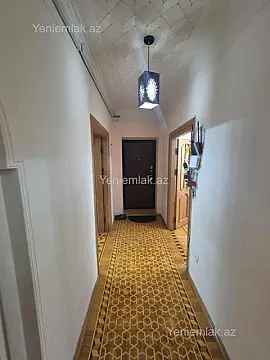 Satılır 4 otaqlı köhnə tikili 100 m²