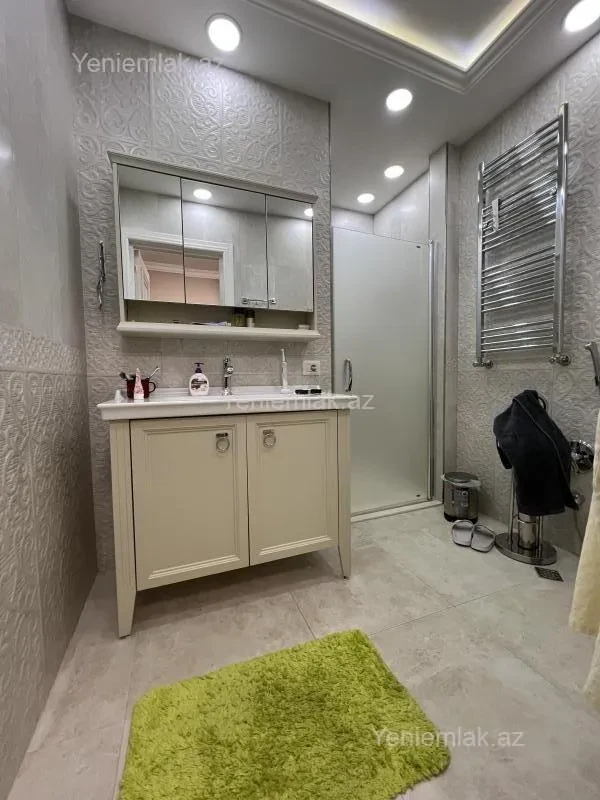 Satılır 3 otaqlı yeni tikili 155 m²