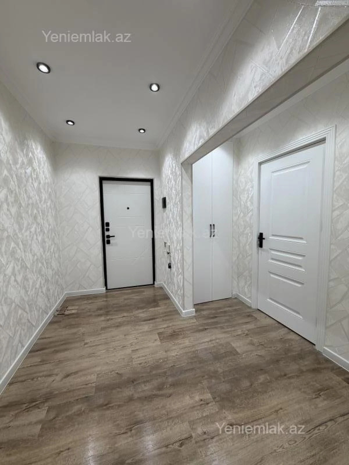 Satılır 2 otaqlı köhnə tikili 65 m²
