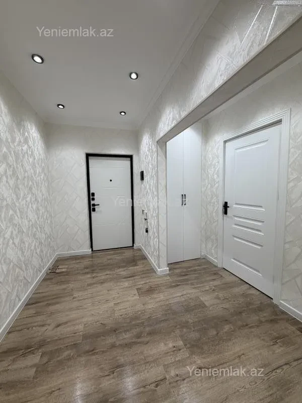 Satılır 2 otaqlı köhnə tikili 65 m²