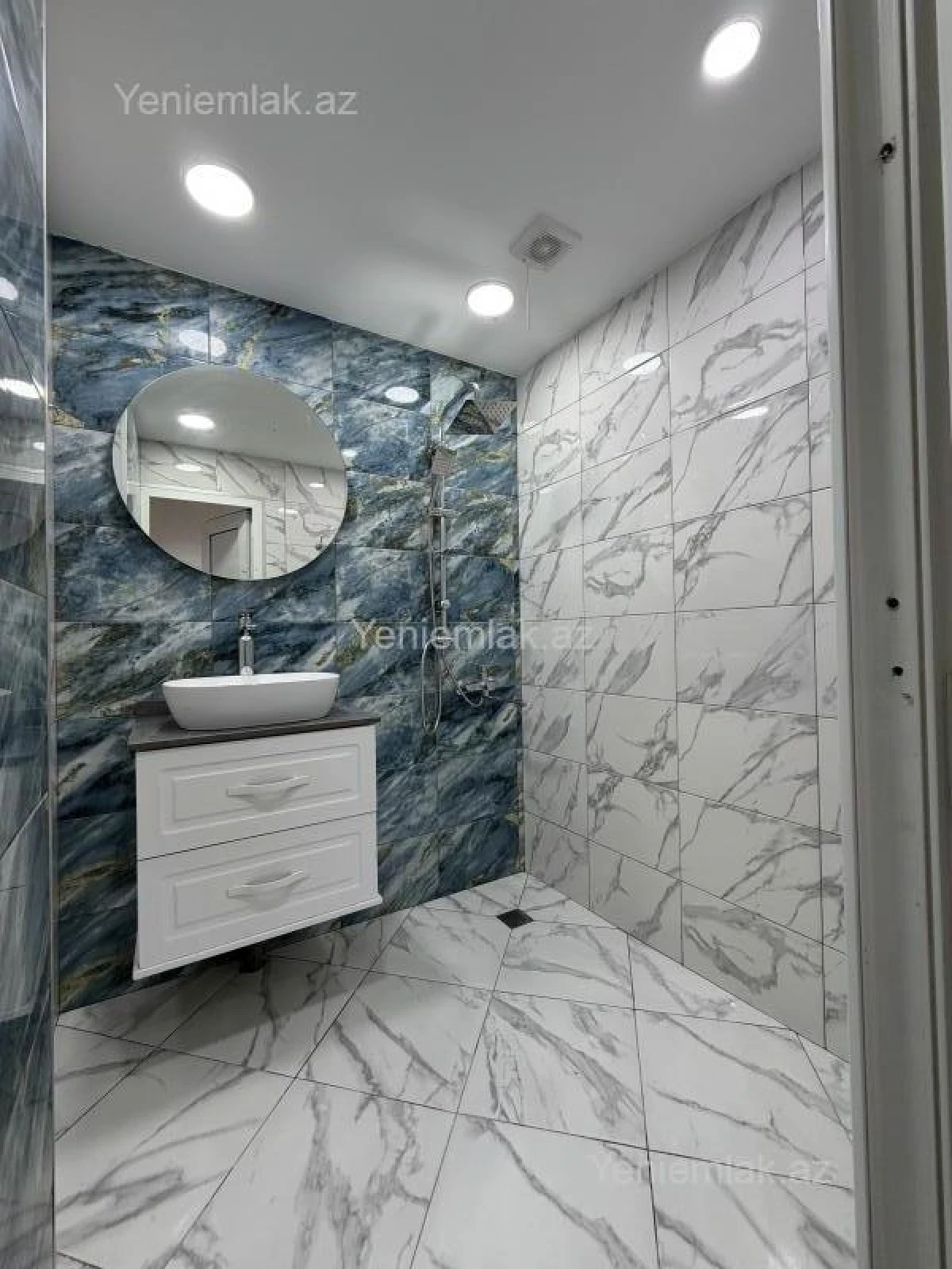 Satılır 2 otaqlı köhnə tikili 65 m²