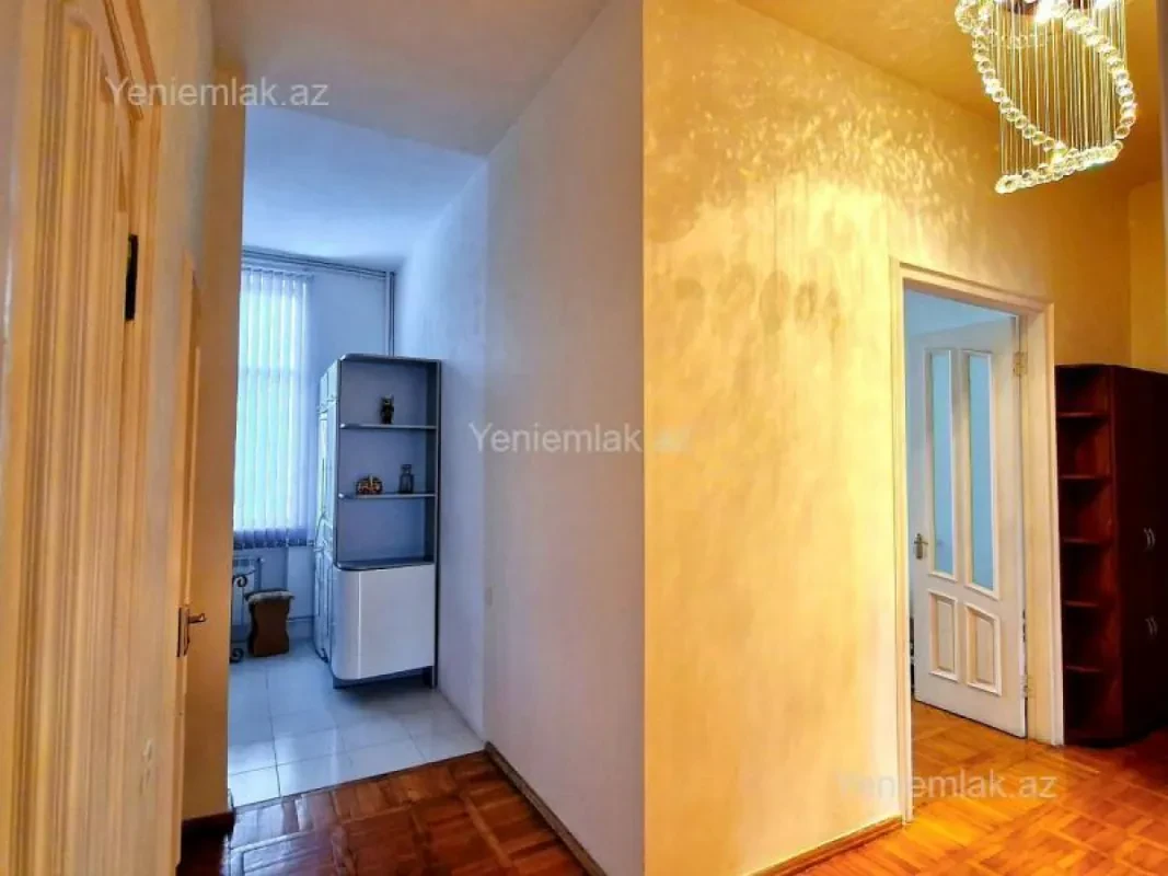 Satılır 3 otaqlı köhnə tikili 75.5 m²