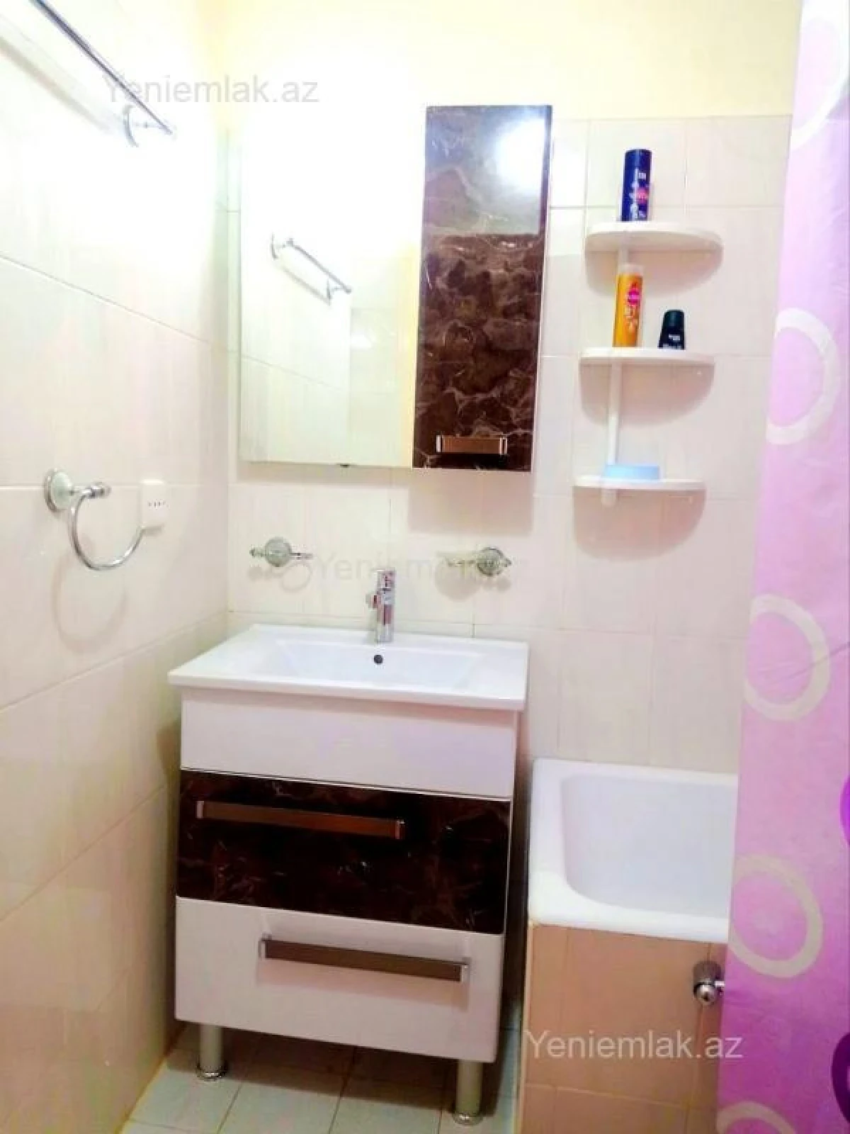 Satılır 3 otaqlı köhnə tikili 75.5 m²
