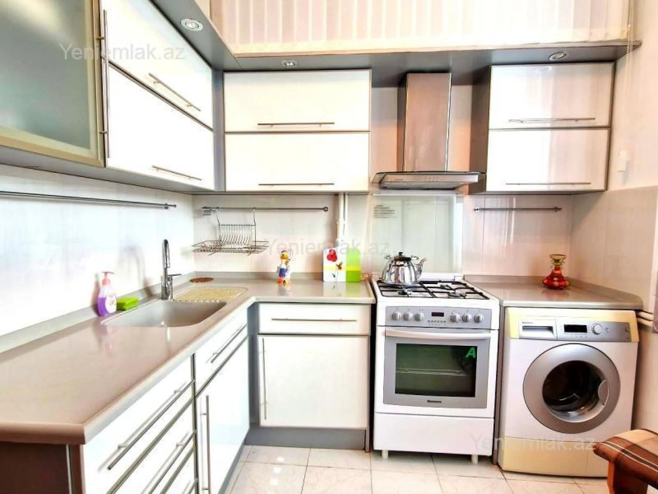 Satılır 3 otaqlı köhnə tikili 75.5 m²
