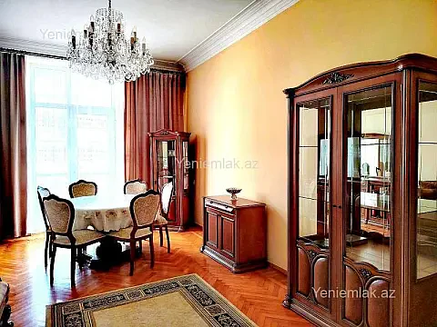 Satılır 3 otaqlı köhnə tikili 75.5 m²