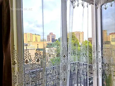 Satılır 3 otaqlı köhnə tikili 75.5 m²