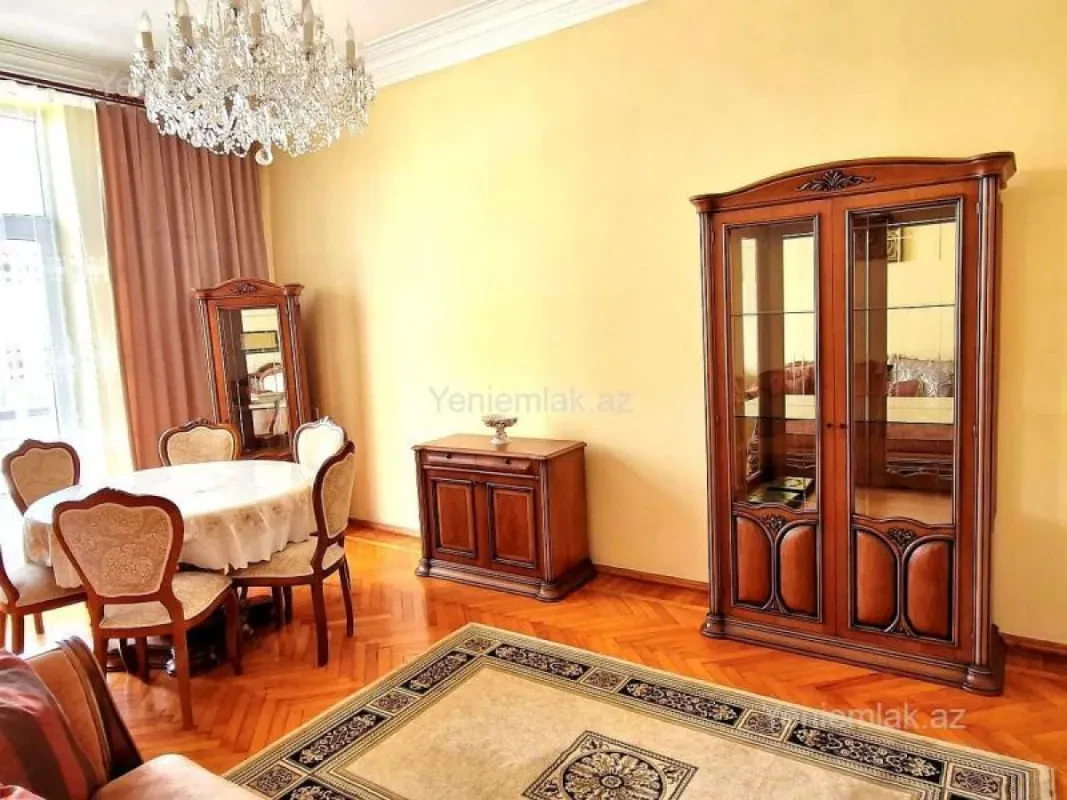 Satılır 3 otaqlı köhnə tikili 75.5 m²