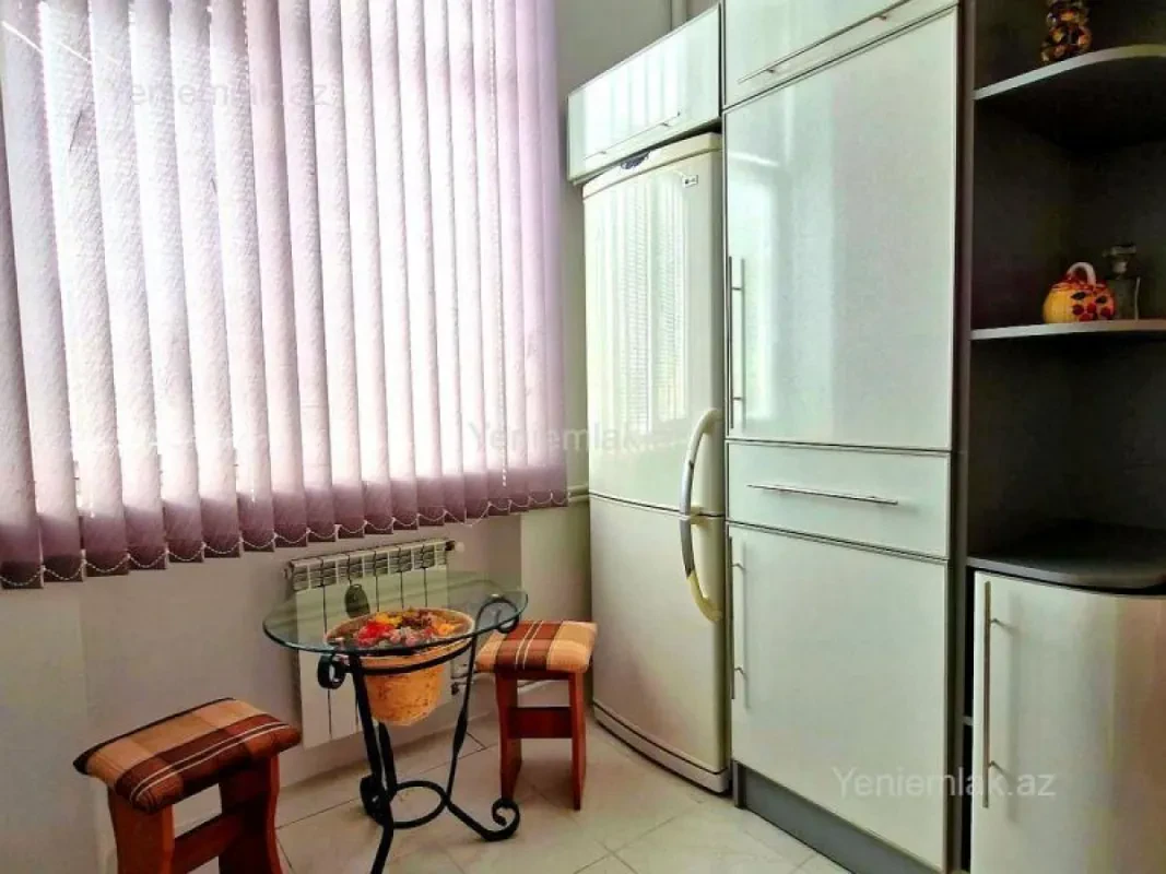 Satılır 3 otaqlı köhnə tikili 75.5 m²