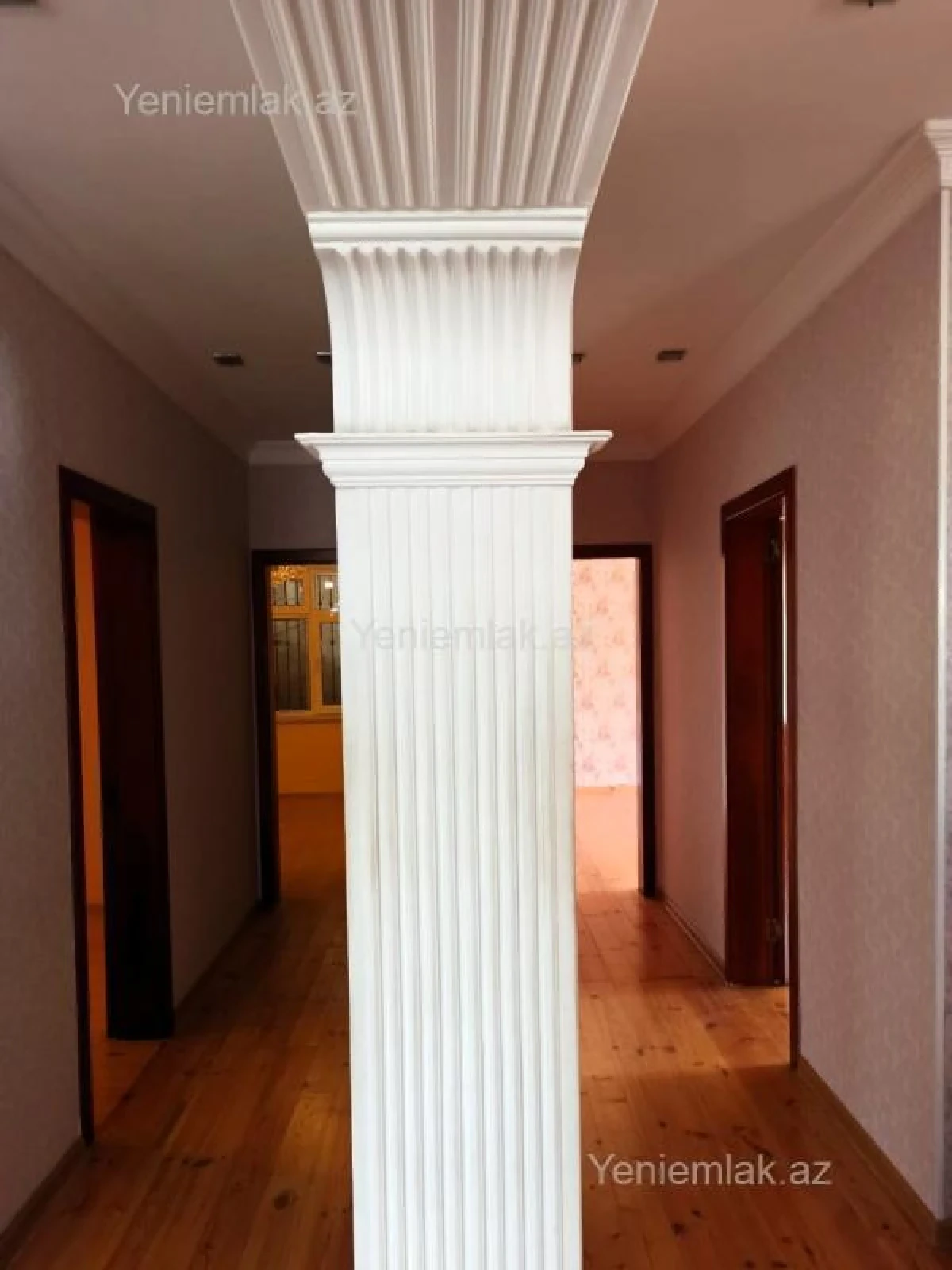 Satılır 8 otaqlı həyət evi 300 m²