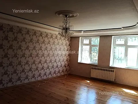 Satılır 8 otaqlı həyət evi 300 m²