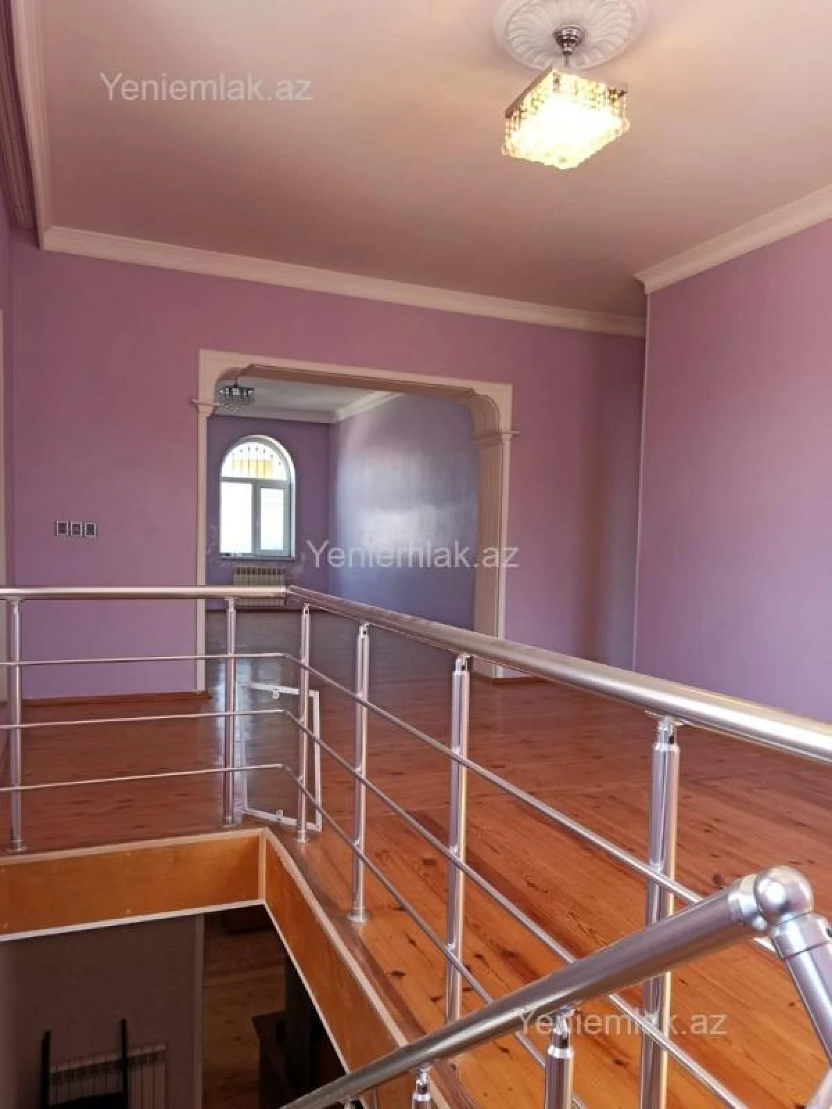 Satılır 8 otaqlı həyət evi 300 m²