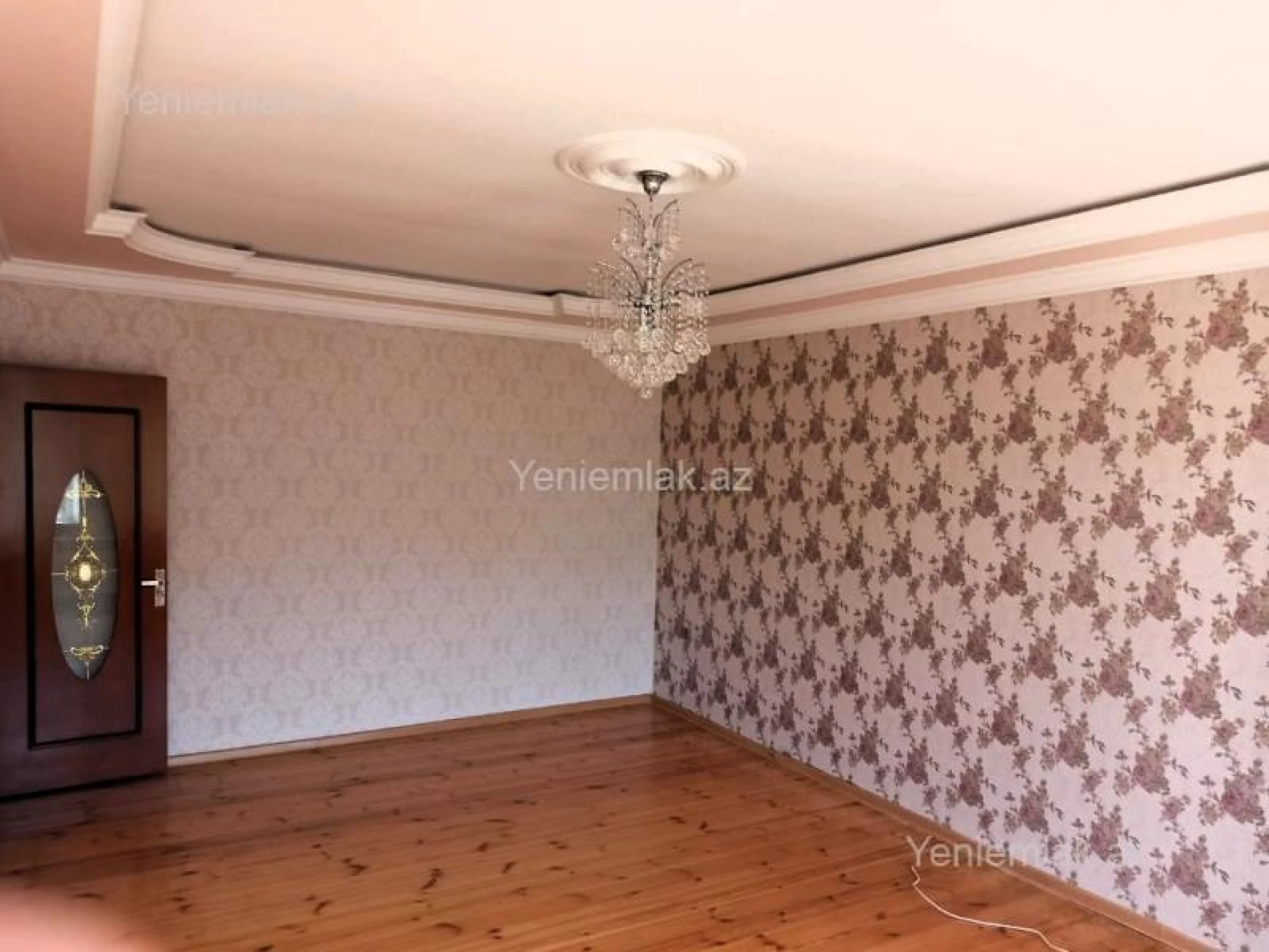 Satılır 8 otaqlı həyət evi 300 m²