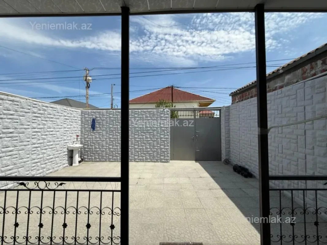 Satılır 3 otaqlı həyət evi 100 m²