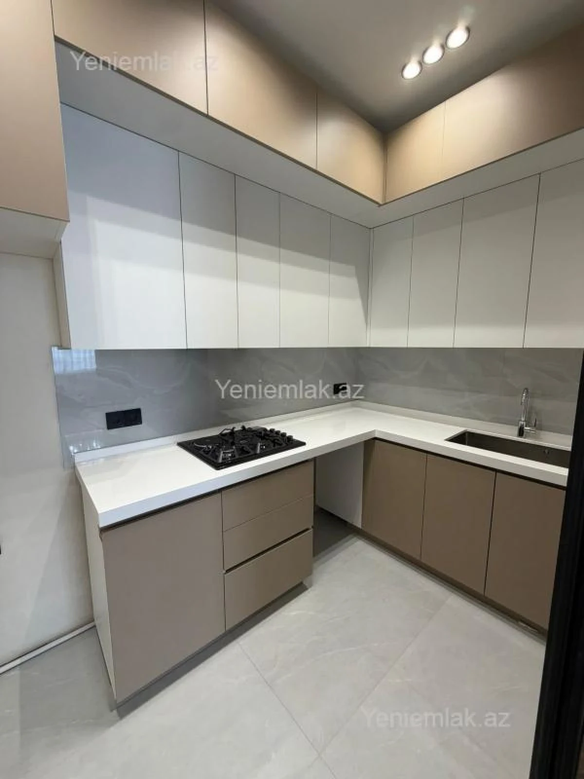 Satılır 3 otaqlı yeni tikili 80 m²
