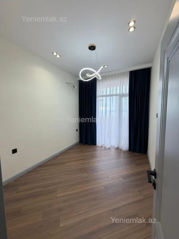 Satılır 3 otaqlı yeni tikili 80 m²