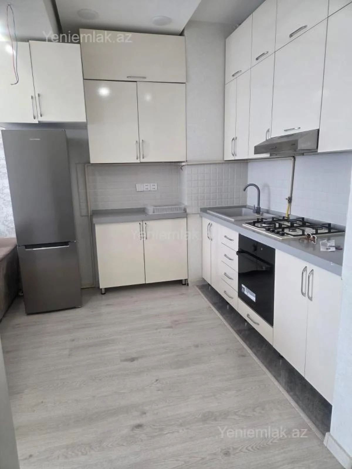 Satılır 2 otaqlı yeni tikili 60 m²