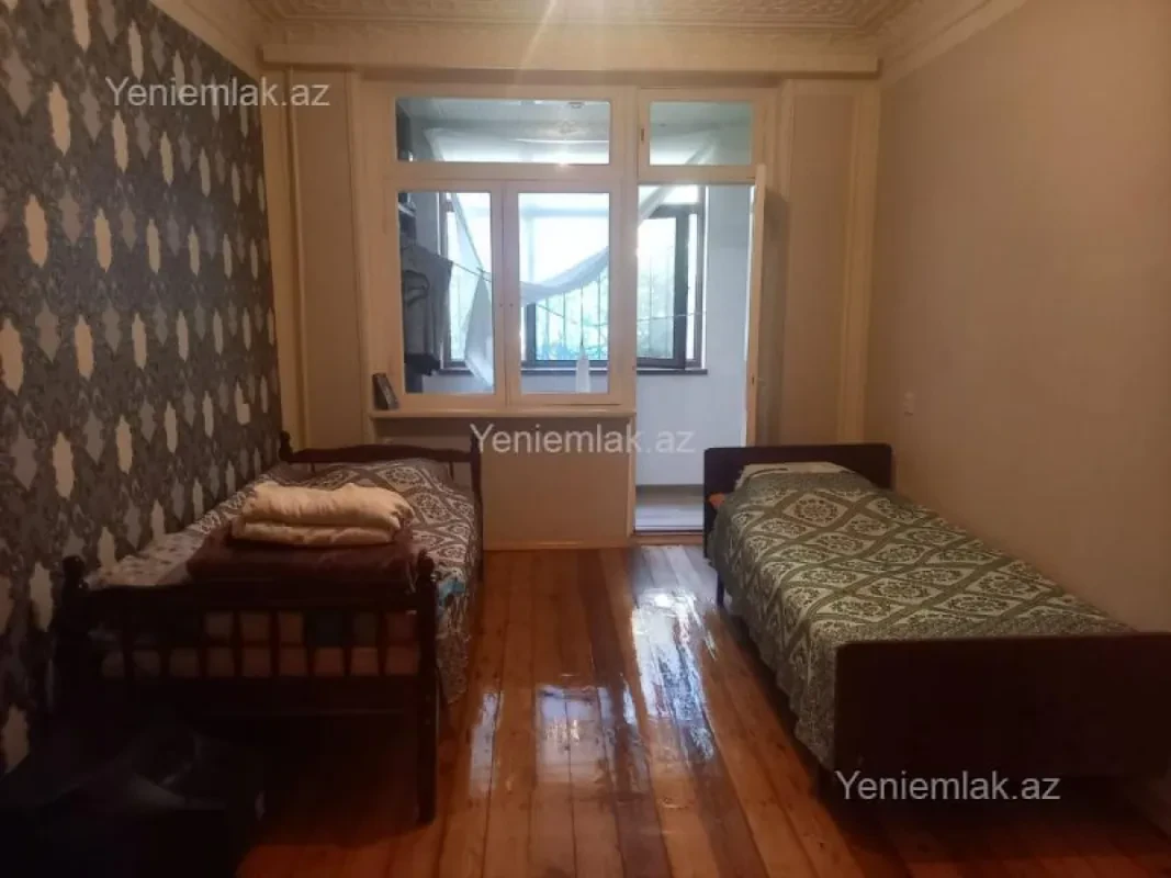 Satılır 5 otaqlı köhnə tikili 110 m²