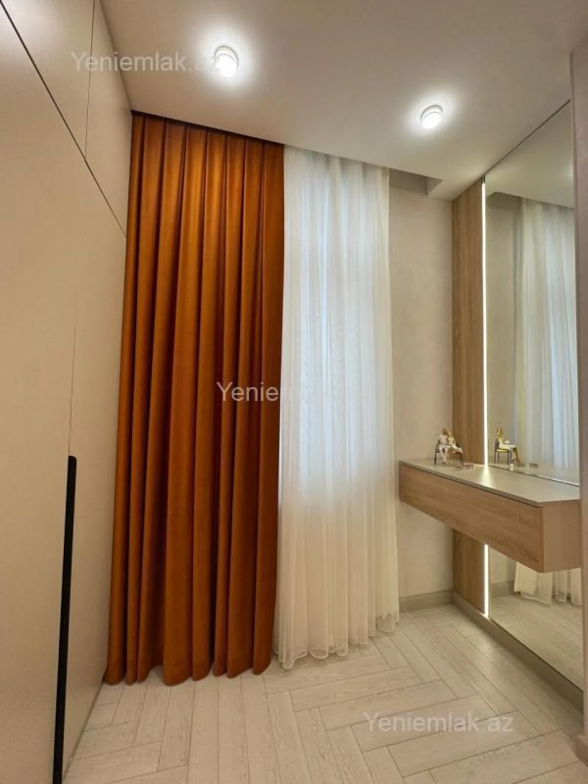Satılır 2 otaqlı yeni tikili 76 m²