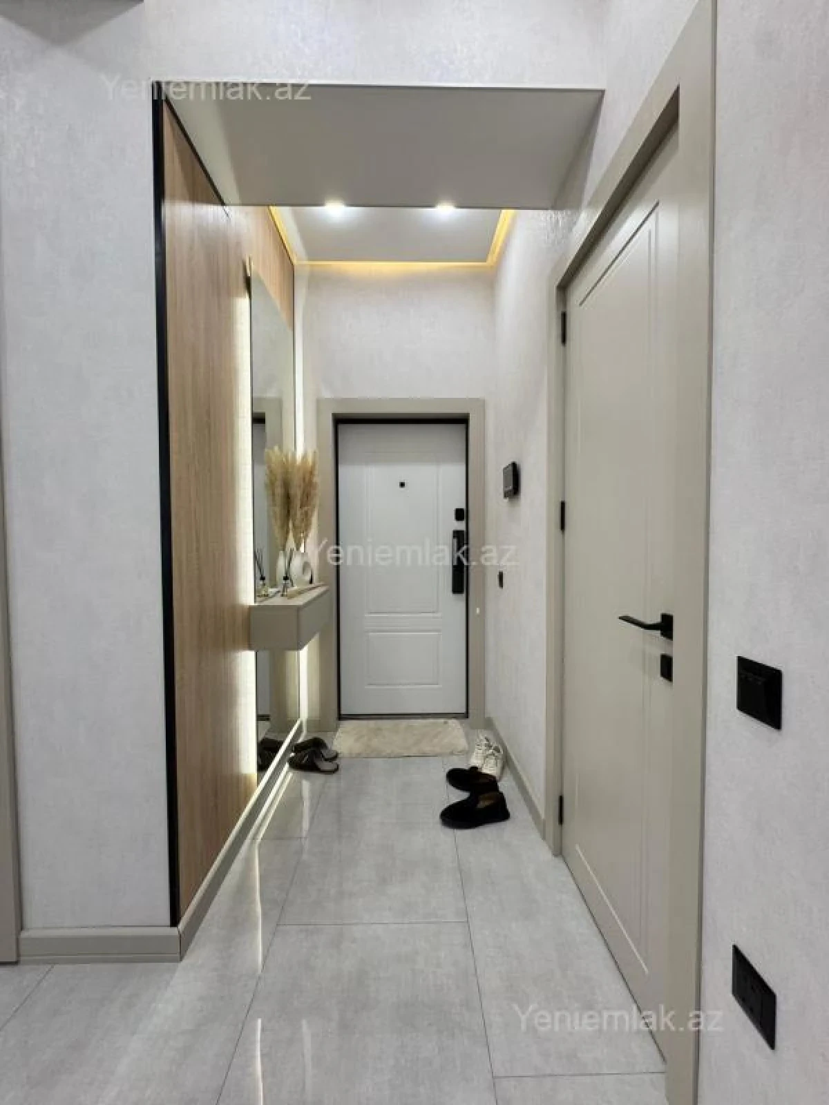 Satılır 2 otaqlı yeni tikili 76 m²