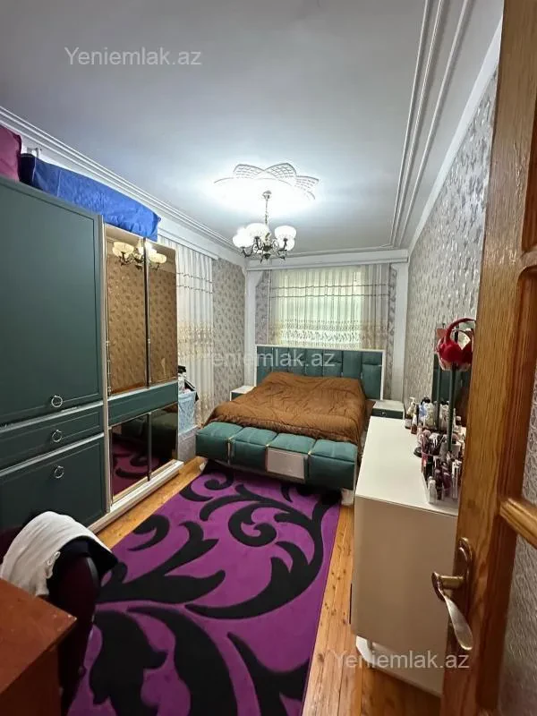 Satılır 4 otaqlı köhnə tikili 100 m²
