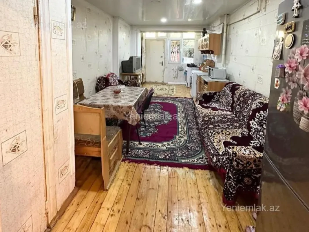 Satılır 4 otaqlı köhnə tikili 100 m²