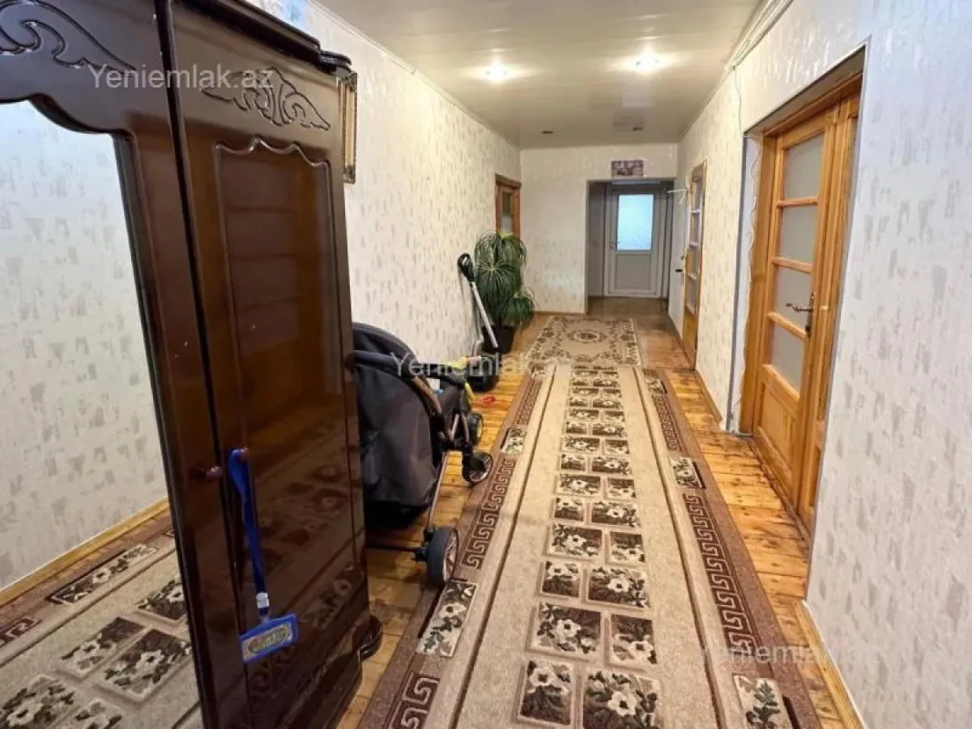 Satılır 4 otaqlı köhnə tikili 100 m²
