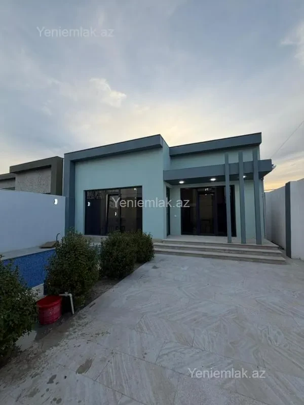 Satılır 4 otaqlı həyət evi 140 m²