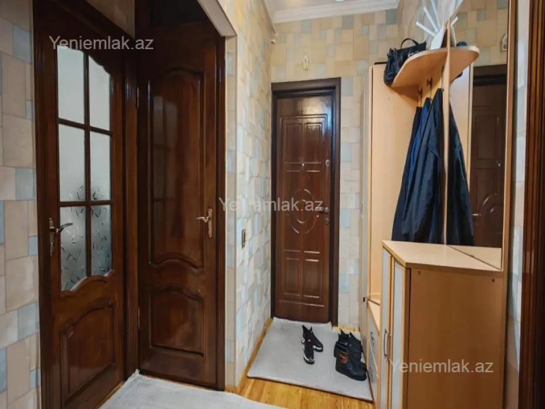 Satılır 3 otaqlı köhnə tikili 80 m²