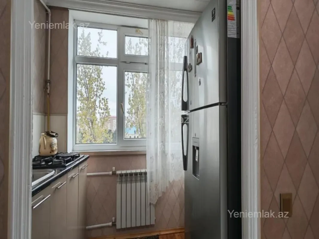 Satılır 3 otaqlı köhnə tikili 80 m²