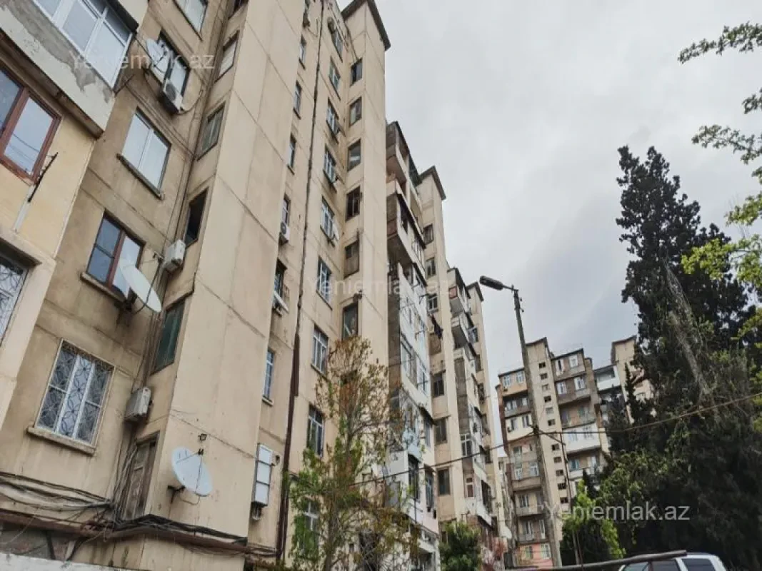 Satılır 3 otaqlı köhnə tikili 80 m²