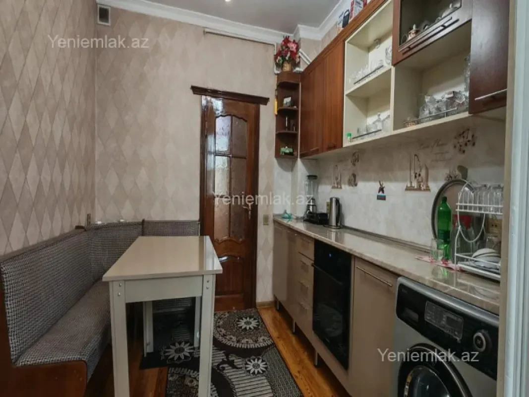 Satılır 3 otaqlı köhnə tikili 80 m²