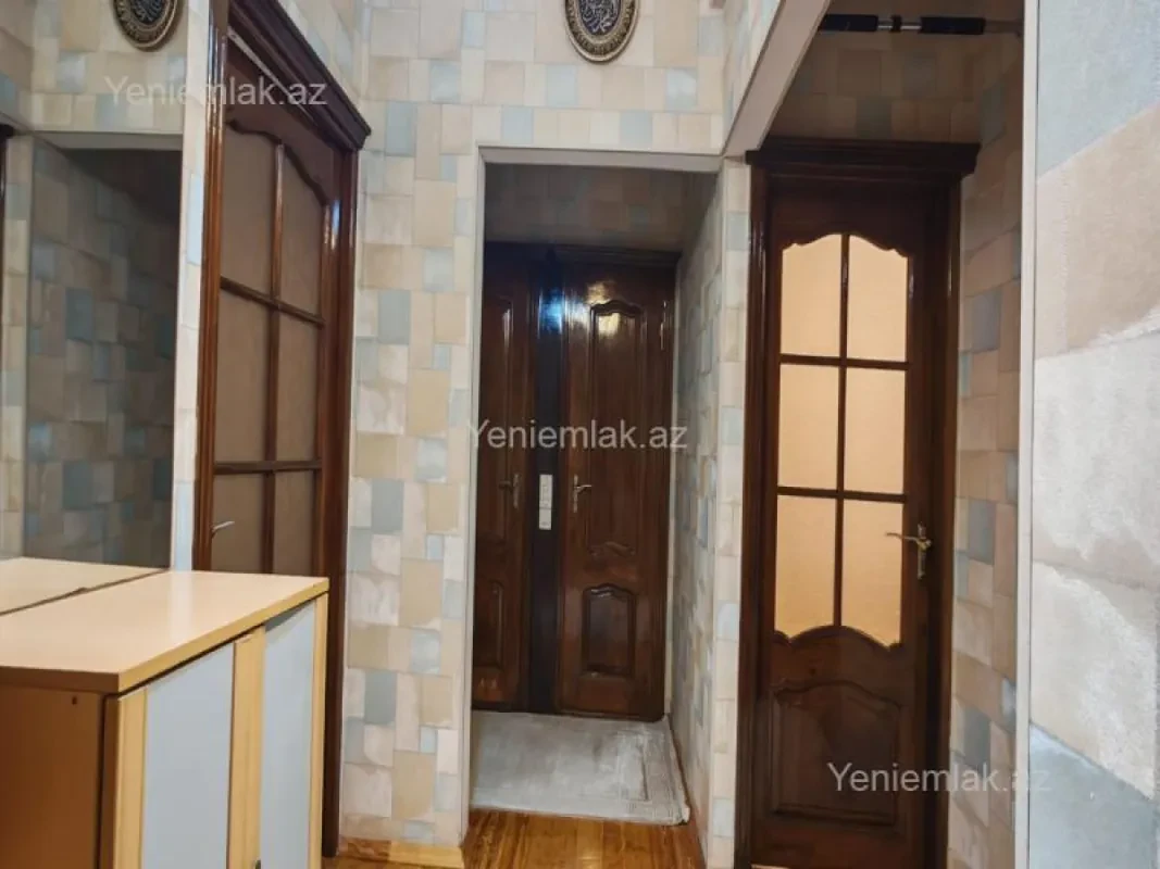 Satılır 3 otaqlı köhnə tikili 80 m²